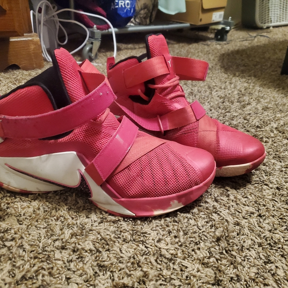 Men's Nike shoes